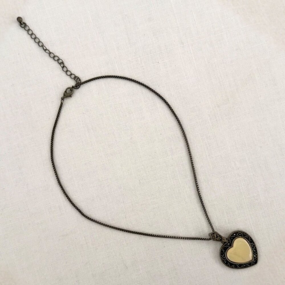 Vintage Heart Pendant Necklace Silver Tone Box Chain Late 20th Century - Picture 8 of 9